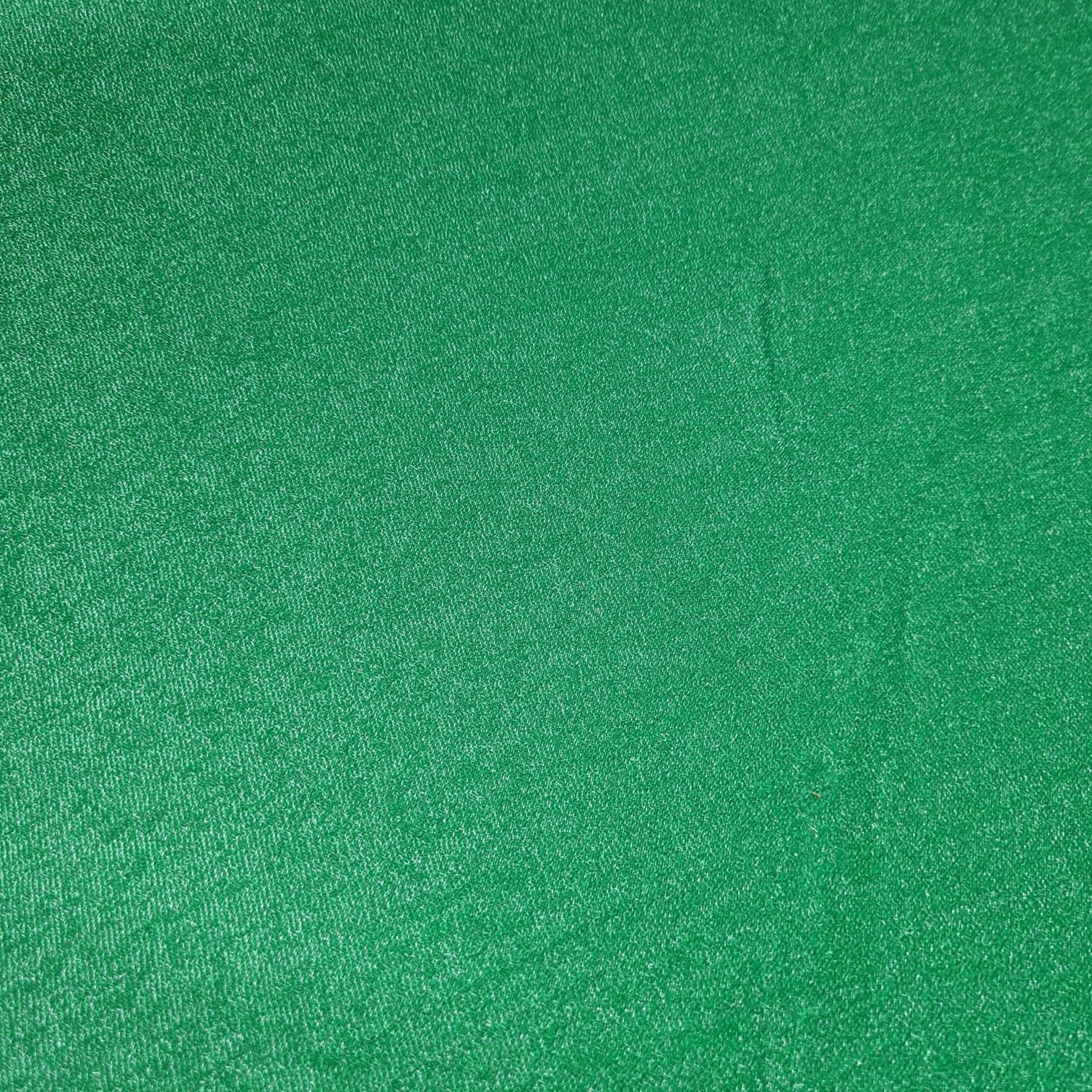 tecidos-lurex-tecido-malha-lurex-verde-e-prata-fundo-verde--p-1672860531668