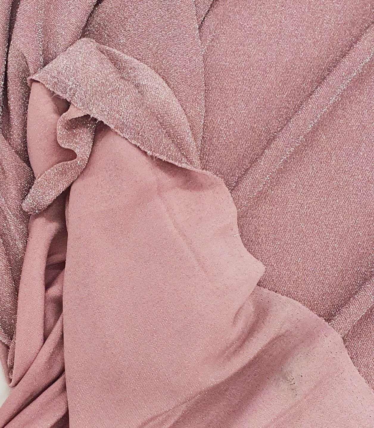 tecidos-lurex-tecido-malha-lurex-rosa-e-prata-fundo-rosa--p-1672861765818
